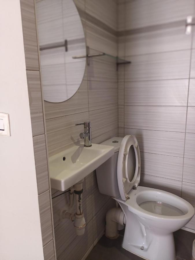 Hotel Azur Montmartre Parigi Esterno foto